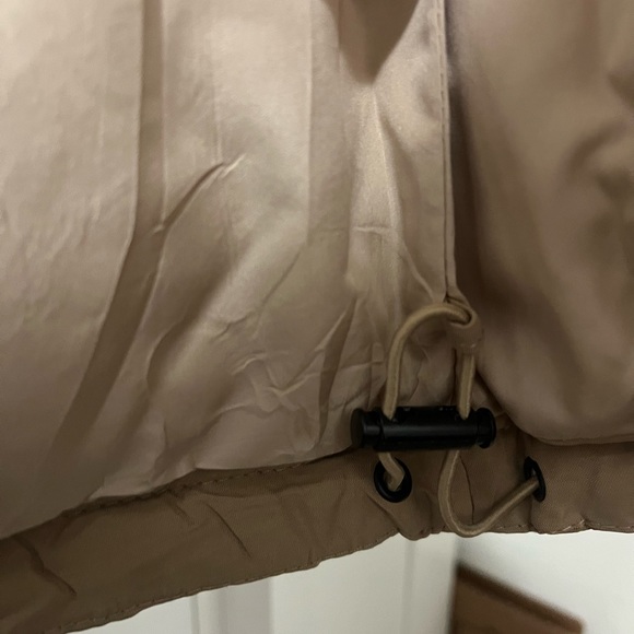 Amazon Cropped Puffer Vest - Picture 2 of 6